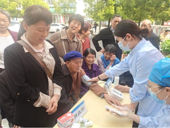 百姓健康系我心，黨員服務(wù)進(jìn)社區(qū)